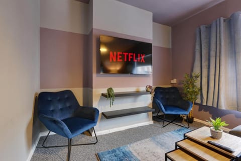 TV and multimedia, Living room, Seating area