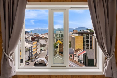 Bird's eye view, View (from property/room), View (from property/room), City view, City view, Garden view, Lake view, Landmark view, Mountain view, River view, Sea view, Sea view