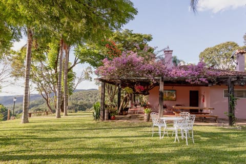 Property building, Day, Garden, Garden view