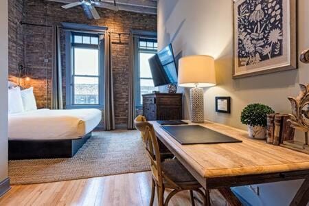 124 Lofts - Downtown Dundee - Walk to Dining Apartment in Dundee