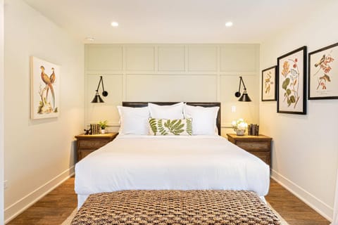 TV and multimedia, Decorative detail, Bedroom, Garden view, Garden view, Street view, Street view, pet friendly, pet friendly, wedding, wedding