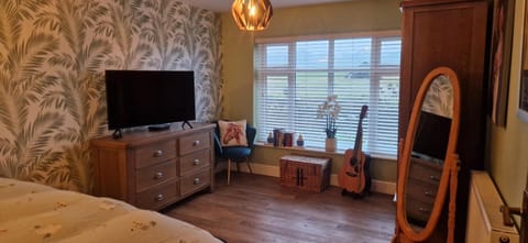 TV and multimedia, Bedroom