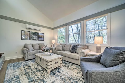 Sapphire Home with Grill and Pool Access House in Tennessee