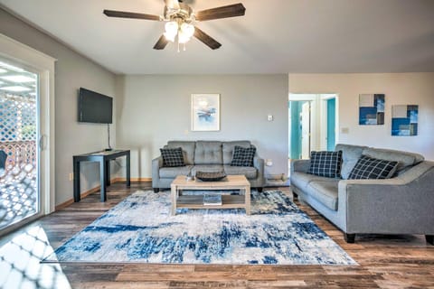 Fire Pit and Bay Views North Bend Home! House in Coos Bay