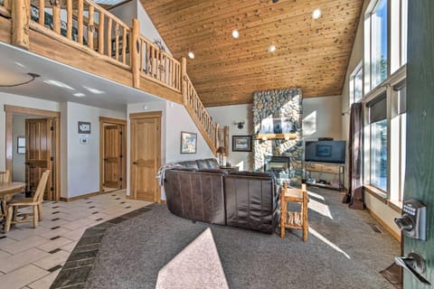 Dog-Friendly Ronald Vacation Rental Cabin! Cabin in Roslyn