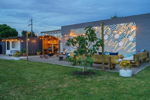 Night, BBQ facilities, Garden, Garden, Balcony/Terrace, Seating area, flat iron