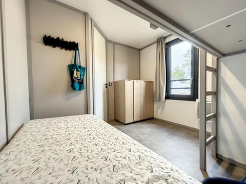 Chalet de standing, 7 couchages, piscine chauffée, proche plage et commerces, WIFI inclus - FR-1-361-463 Chalet in Saint-Pair-sur-Mer