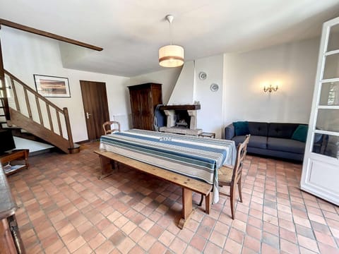 Maison avec Terrasse à 100m de la Plage, Jardin Clos, 3 Chambres, Proche Mont Saint-Michel - FR-1-361-457 House in Saint-Pair-sur-Mer