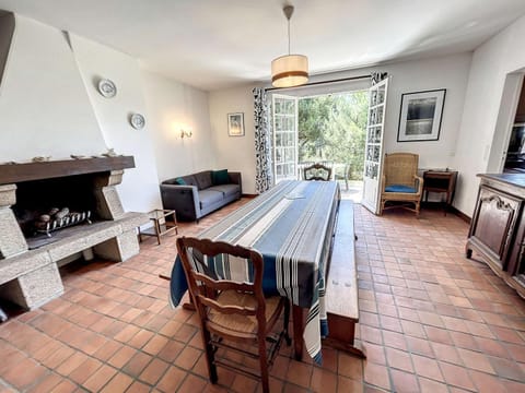 Maison avec Terrasse à 100m de la Plage, Jardin Clos, 3 Chambres, Proche Mont Saint-Michel - FR-1-361-457 House in Saint-Pair-sur-Mer