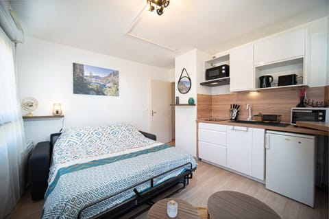 Appartement tout équipé avec parking à 6min à pied de la gare st charles Apartment in Marseille