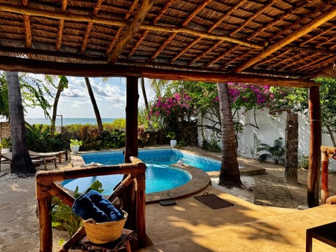 Patio, Day, Natural landscape, Garden, Hot Tub, Garden view, Pool view, Swimming pool, sunbed