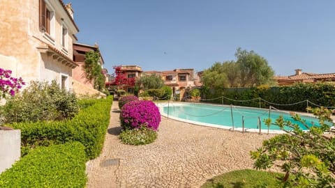 Garden, Swimming pool