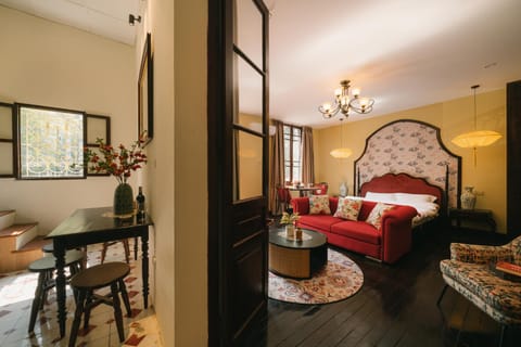 Photo of the whole room, Bedroom