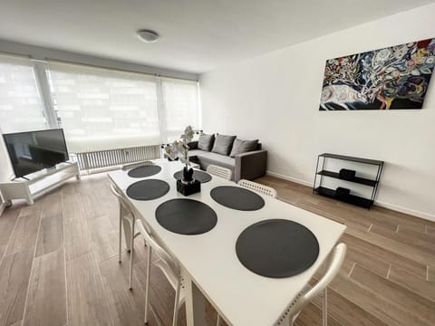 tirou 5 centre - gare - aéroport Apartment in Charleroi