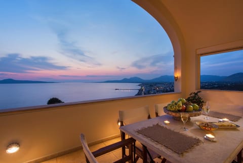 View (from property/room), Balcony/Terrace, Dining area, Sea view