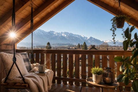 Balcony/Terrace, Mountain view
