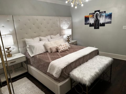 Photo of the whole room, Bedroom