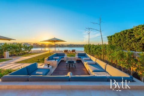 Garden, Balcony/Terrace, Lake view, sunbed