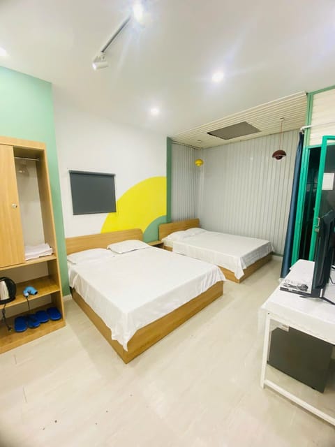 Bed, TV and multimedia, Photo of the whole room, Bedroom, bunk bed, wardrobe