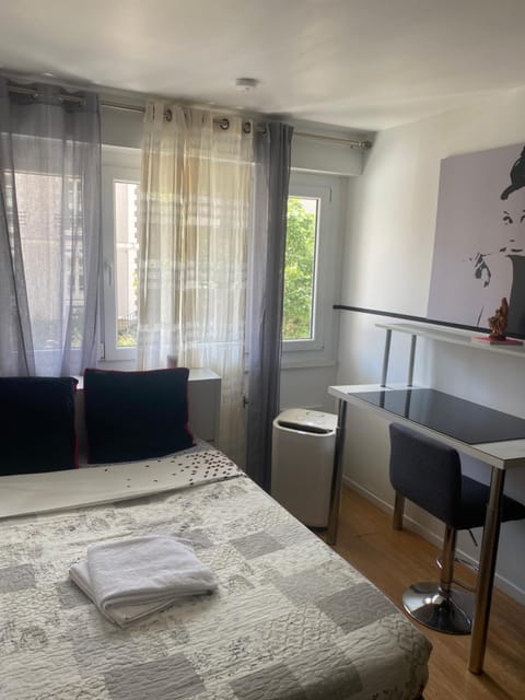 Zola Vacation rental in Villeurbanne