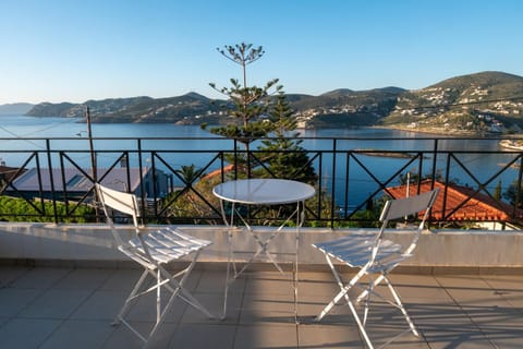 Natural landscape, Balcony/Terrace, Sea view