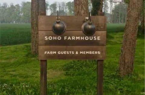 Cotswold Chapel, sleeps up to 5 in kingsize beds Apartment in Chipping Norton