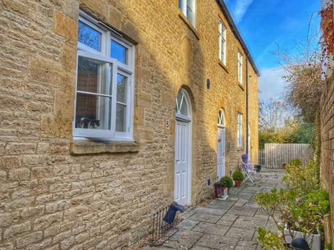 Cotswold Chapel, sleeps up to 5 in kingsize beds Apartment in Chipping Norton