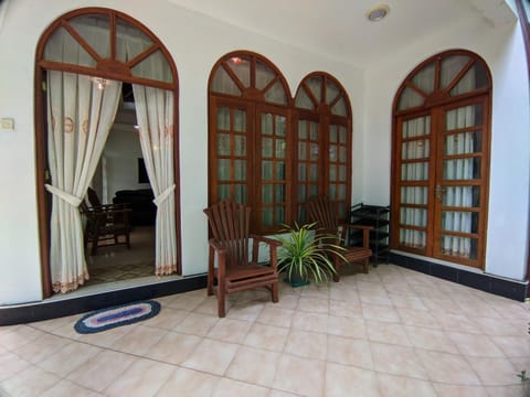 Facade/entrance