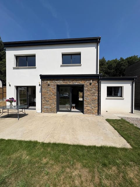 Property building, Patio, Day, Sunrise, Sunset