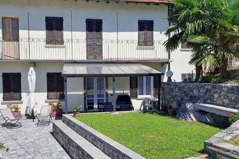 Casa Ducale Como Lake View Apartment in Mandello del Lario