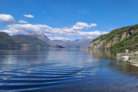 Casa Ducale Como Lake View Apartment in Mandello del Lario