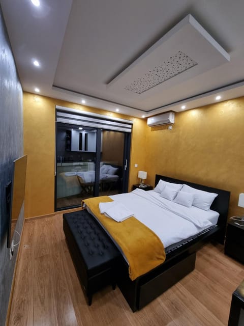 Bed, TV and multimedia, Living room, Bedroom