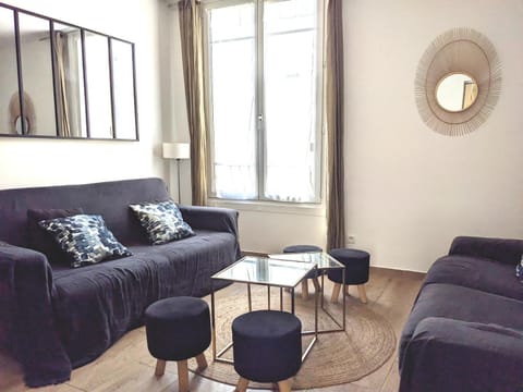 Grande maison rénovée, 10 pers, métro 7 min, Paris centre 20 min, supermarché 100 m Villa in Paris