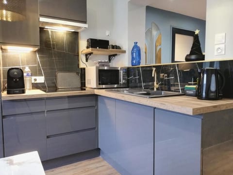 Coffee/tea facilities, Kitchen or kitchenette, dishwasher, minibar, toaster