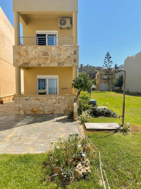 Property building, Facade/entrance, Garden