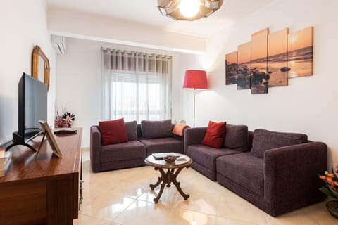 Communal lounge/ TV room, TV and multimedia, Living room