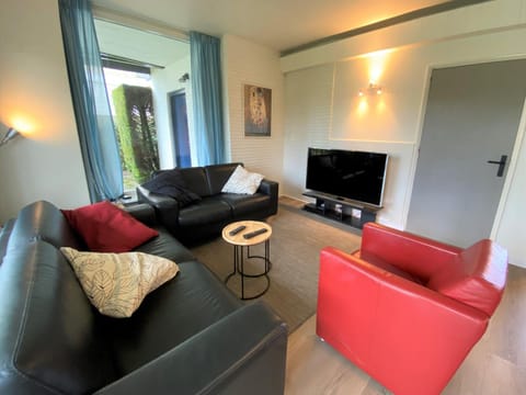 TV and multimedia, Seating area