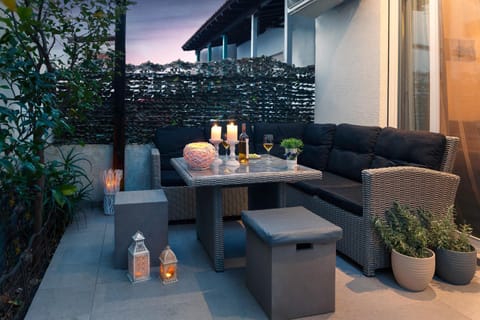 Patio, Balcony/Terrace, Seating area