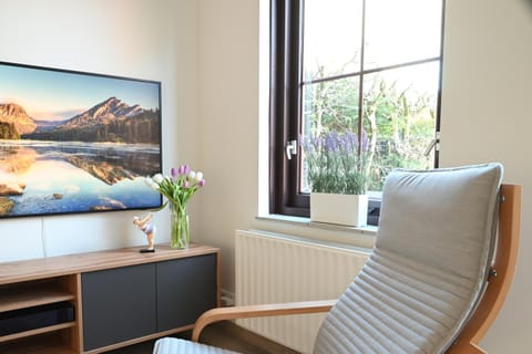 TV and multimedia, Seating area