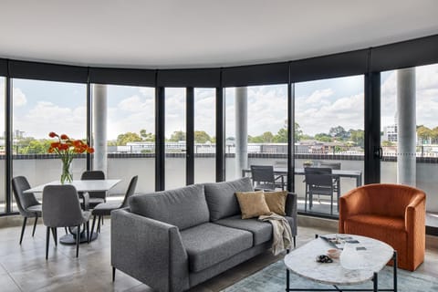 View (from property/room), Balcony/Terrace, Living room, Seating area