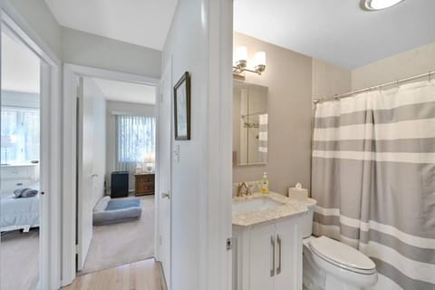 Pocono Pines, Lake Naomi 4 bedrooms, 2 full bath House in Pocono Pines