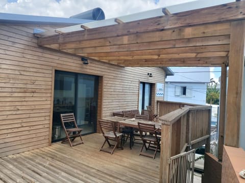 View (from property/room), Balcony/Terrace