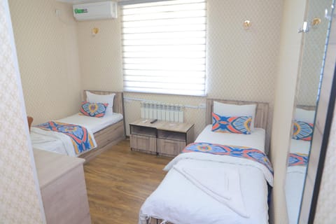 Bed, Photo of the whole room, air conditioner