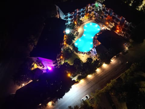 Property building, Restaurant/places to eat, Swimming pool