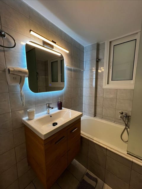 Plaka Apartment Apartment in Plaka