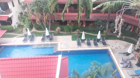 Swimming pool