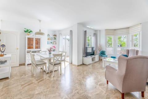 TV and multimedia, Living room, Dining area, air conditioner