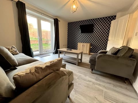 Kingfisher House by Blue Skies Stays House in England