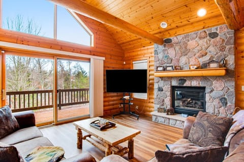 Happy Trails Cabin Cabin in Wisconsin