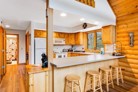 Happy Trails Cabin Cabin in Wisconsin